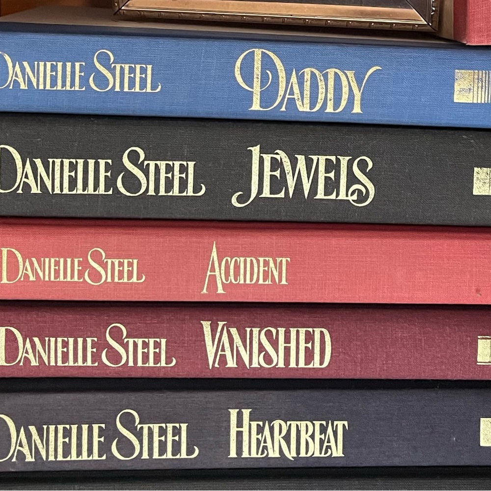 Danielle Steel Hardcover Book Collection. Sold separately at $5ea. You pick!